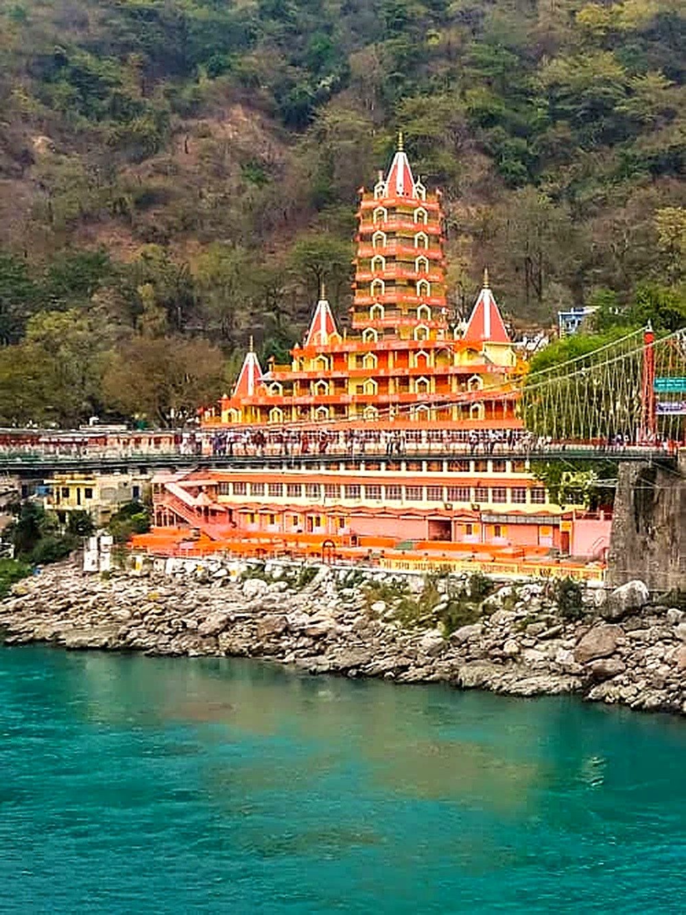 Trayambakeshwar temple and the Ganga in Rishikesh