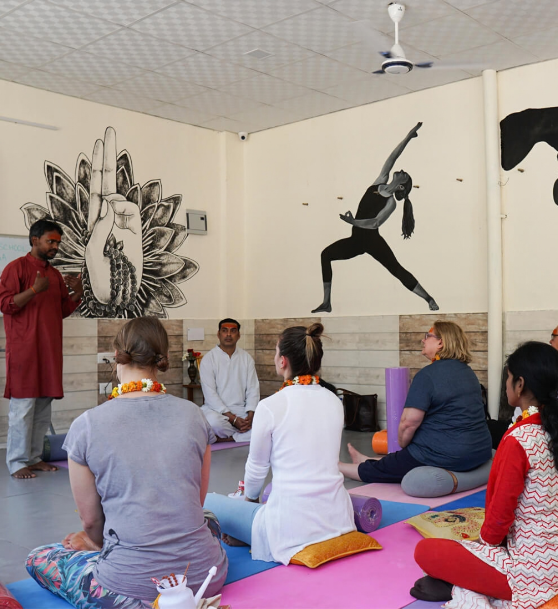 Yoga philosophy class during the 200-Hour TTC at Siddhant School of Yoga